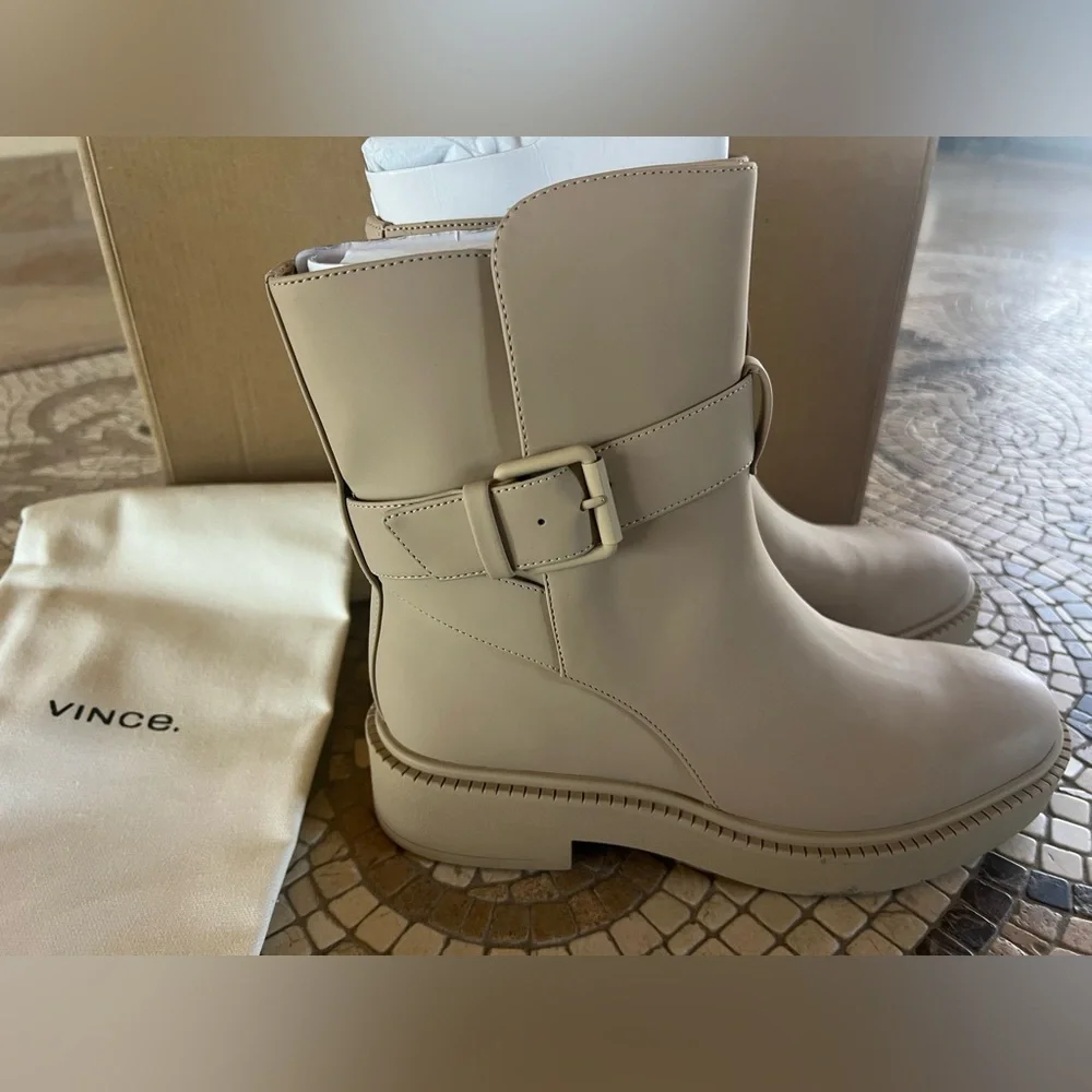 NIB Vince Kaelyn Waterproof Ankle Rain Boots in 